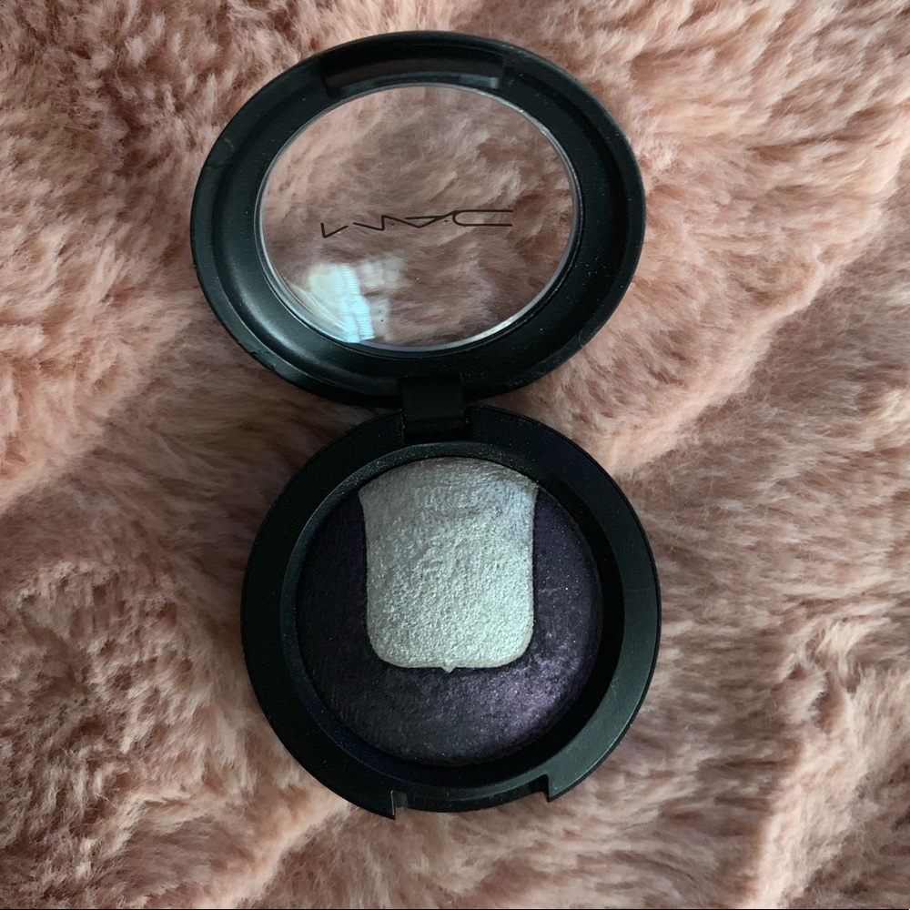 MAC Past Midnight Mineralize Eyeshadow